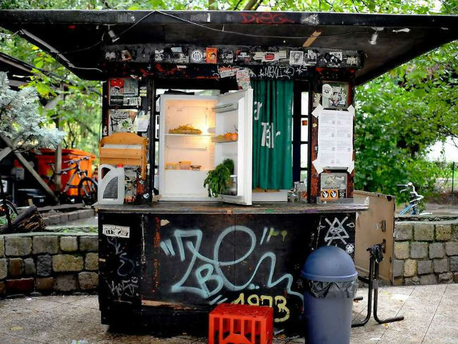 Uno de los frigoríficos que habita en las calles de Berlín.